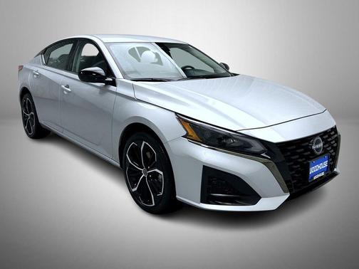 2025 Nissan Altima SR AWD