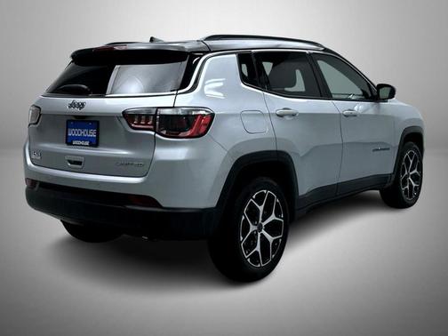 Silver Zynith Metallic Clearcoat 2025 Jeep Compass Limited