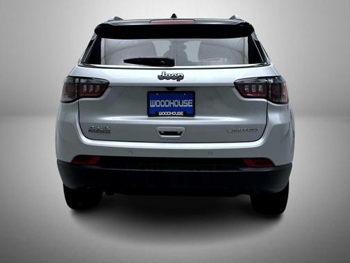 Silver Zynith Metallic Clearcoat 2025 Jeep Compass Limited