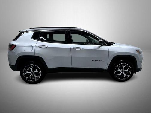 Silver Zynith Metallic Clearcoat 2025 Jeep Compass Limited