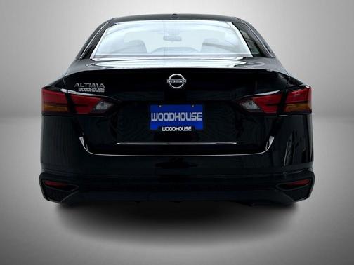 Super Black Clearcoat 2025 Nissan Altima 2.5 SV