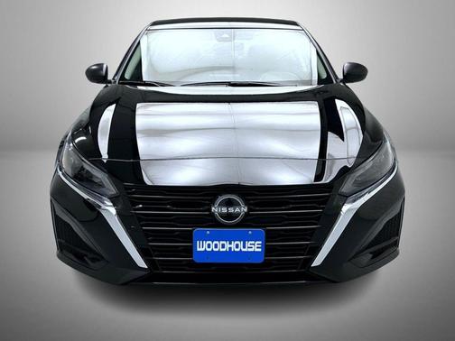 Super Black Clearcoat 2025 Nissan Altima 2.5 SV