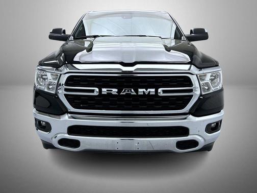 Diamond Black Crystal Pearlcoat 2023 RAM 1500 Big Horn/Lone Star