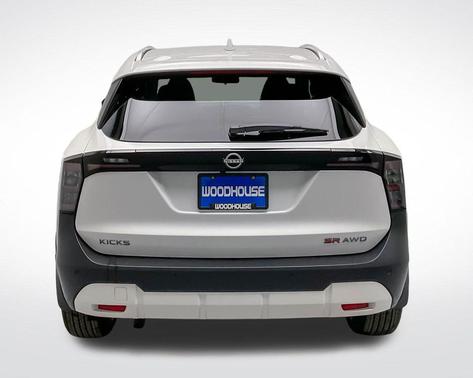 2025 Nissan Kicks SR