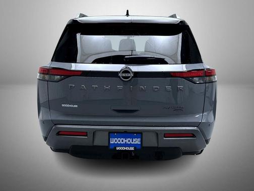 Boulder Gray/Super Black 2026 Nissan Pathfinder Platinum