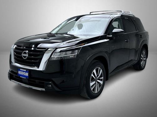 2023 Nissan Pathfinder SL 4WD
