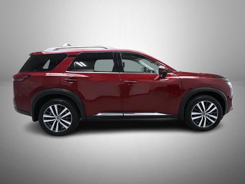2022 Nissan Pathfinder Platinum 4WD