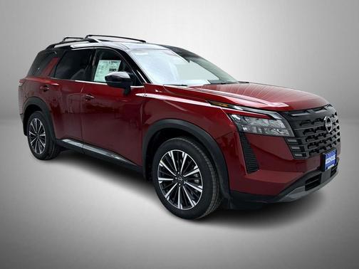 Scarlet Ember/Super Black 2026 Nissan Pathfinder Platinum