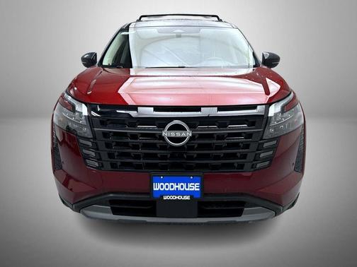 Scarlet Ember/Super Black 2026 Nissan Pathfinder Platinum