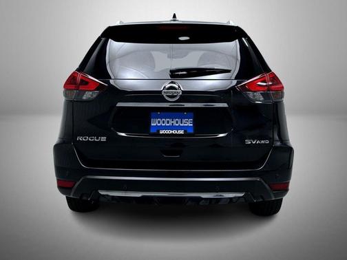 Magnetic Black Pearl 2019 Nissan Rogue SV