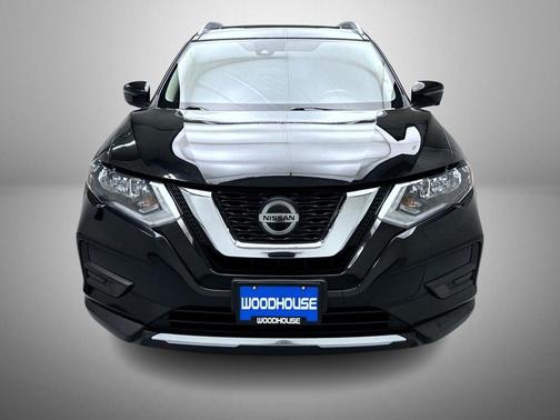 Magnetic Black Pearl 2019 Nissan Rogue SV
