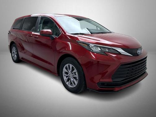 2024 Toyota Sienna LE