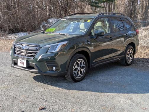 Cascade Green Silica 2023 Subaru Forester Premium