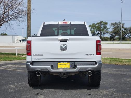 Bright White Clearcoat 2020 RAM 1500 Laramie