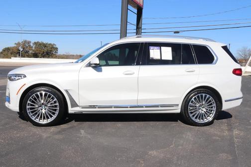 Photo 3 of 27 of 2020 BMW X7 xDrive40i
