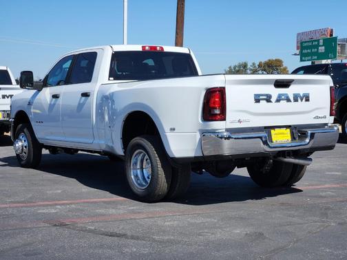 Bright White Clearcoat 2026 RAM 3500 Big Horn