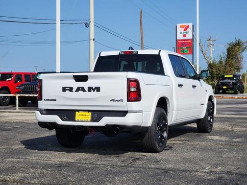 Bright White Clearcoat 2026 RAM 1500 Laramie