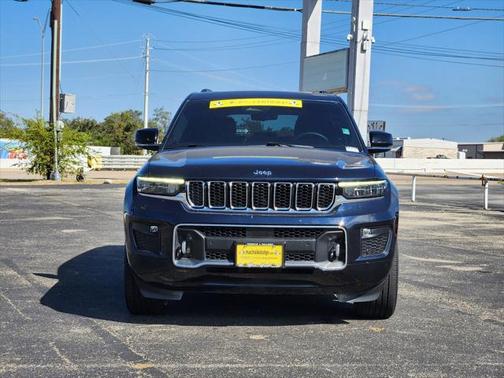 2023 Jeep Grand Cherokee Overland 4x2