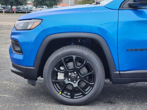 Hydro Blue Pearlcoat 2026 Jeep Compass Latitude