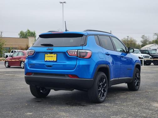 Hydro Blue Pearlcoat 2026 Jeep Compass Latitude
