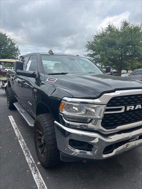 2022 RAM 2500 Big Horn Crew Cab 4x4 64' Box