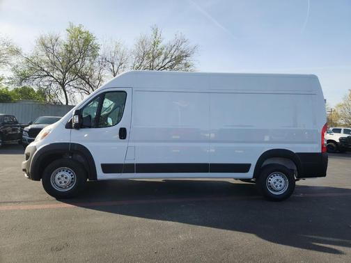 Bright White Clearcoat 2026 RAM ProMaster 2500 High Roof
