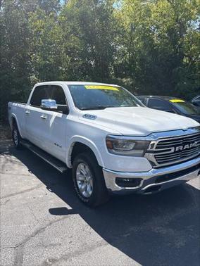 2022 RAM 1500 Laramie Crew Cab 4x4 64' Box