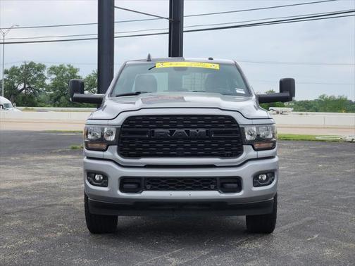 2022 RAM 2500 Lone Star Crew Cab 4x4 64' Box
