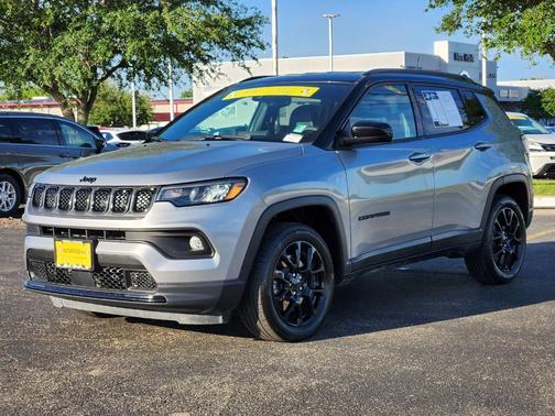 Gray 2024 Jeep Compass Latitude