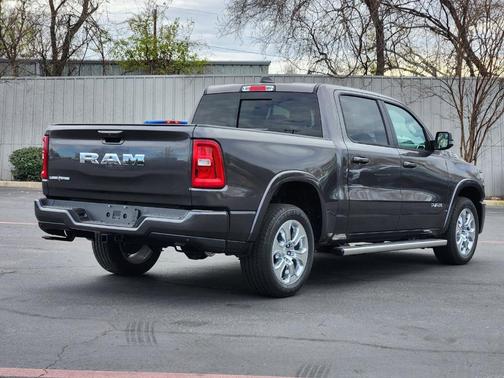Granite Crystal Clearcoat Metallic 2025 RAM 1500 Big Horn/Lone Star