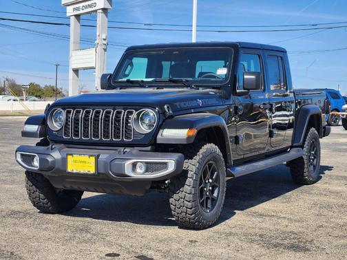 Black Clearcoat 2026 Jeep Gladiator Texas Trail