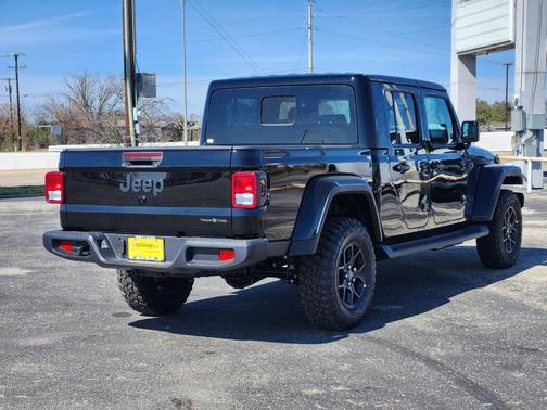 Black Clearcoat 2026 Jeep Gladiator Texas Trail