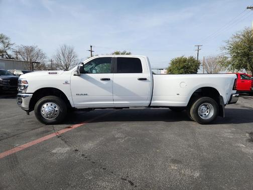 Bright White Clearcoat 2026 RAM 3500 Big Horn
