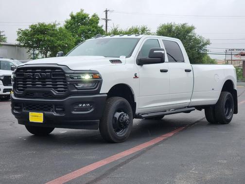 Bright White Clearcoat 2026 RAM 3500 Tradesman