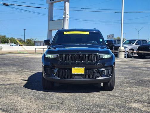 2022 Jeep Grand Cherokee Altitude 4x2