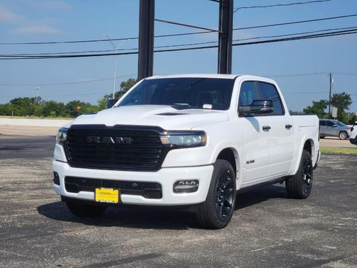 Bright White Clearcoat 2026 RAM 1500 Laramie
