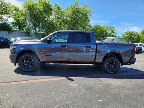 Granite Crystal Clearcoat Metallic 2026 RAM 1500 Big Horn/Lone Star