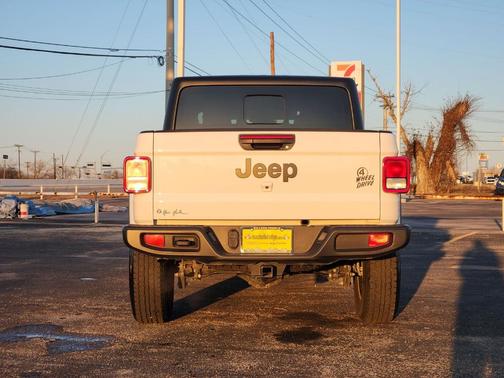 2022 Jeep Gladiator Sport