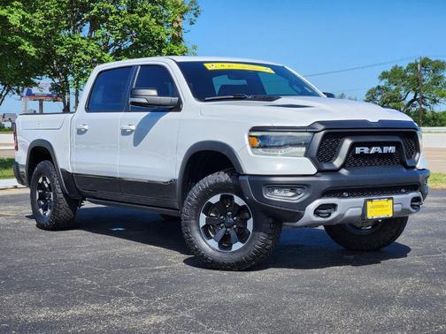 Bright White Clearcoat 2020 RAM 1500 Rebel