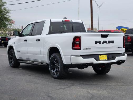 Bright White Clearcoat 2026 RAM 1500 Big Horn/Lone Star