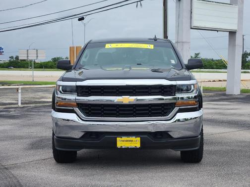 Black 2018 Chevrolet Silverado 1500 LT
