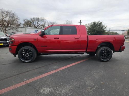 Molten Red Pearlcoat 2026 RAM 2500 Laramie