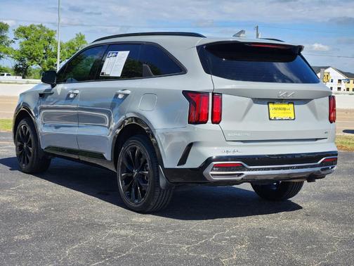 2023 Kia Sorento SX