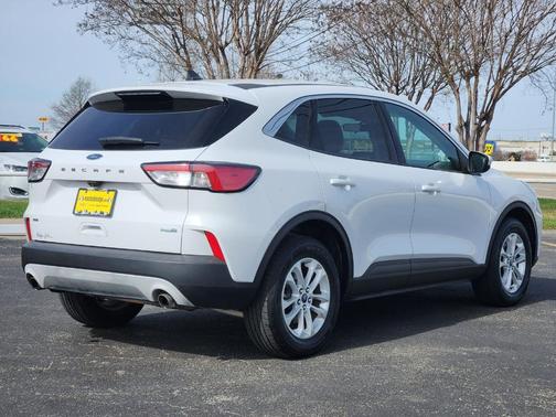 Oxford White 2020 Ford Escape SE