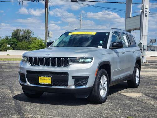 2022 Jeep Grand Cherokee L Laredo 4x4