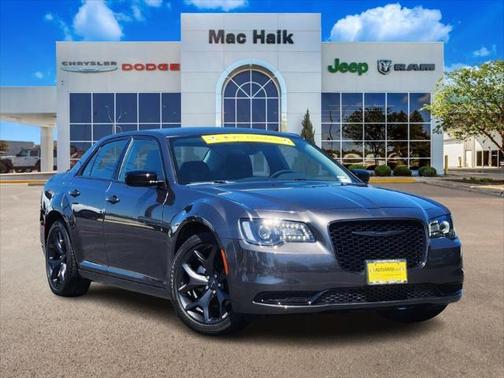 2023 Chrysler 300 Touring