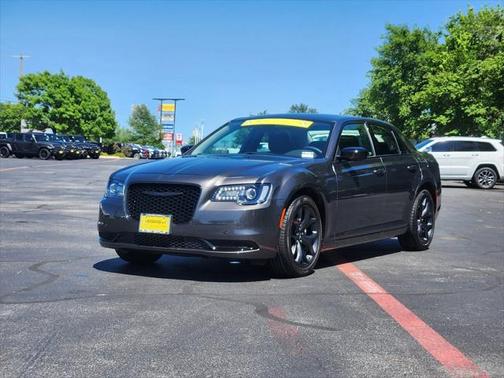 2023 Chrysler 300 Touring