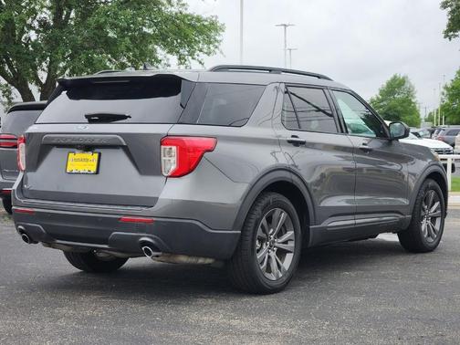 Gray Metallic 2021 Ford Explorer XLT