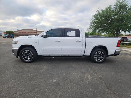 Bright White Clearcoat 2026 RAM 1500 Laramie