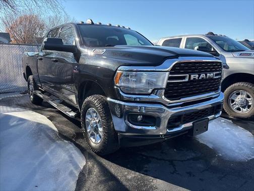 2022 RAM 2500 Lone Star Crew Cab 4x4 64' Box